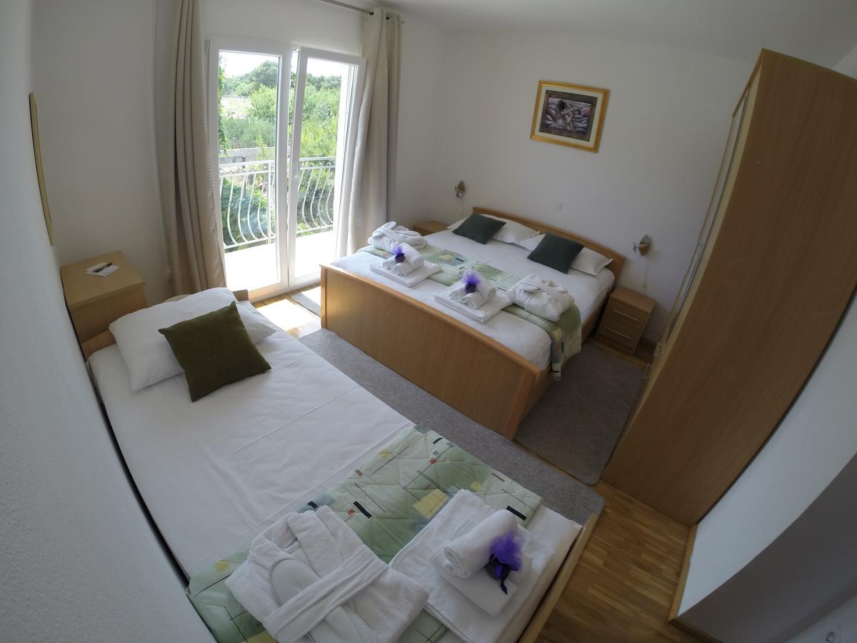 Apartment A. Zizic Слатине Екстериор снимка