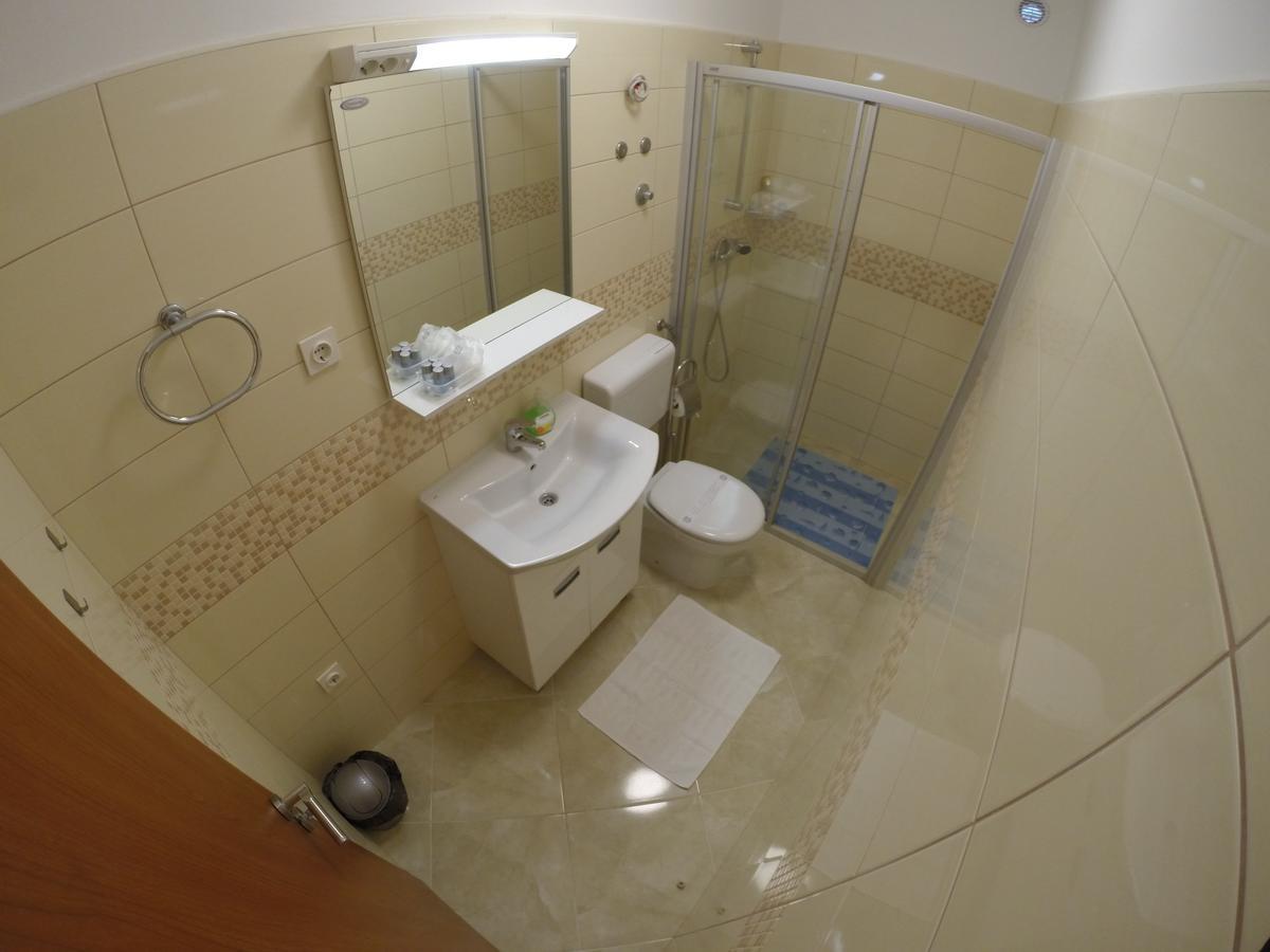 Apartment A. Zizic Слатине Екстериор снимка